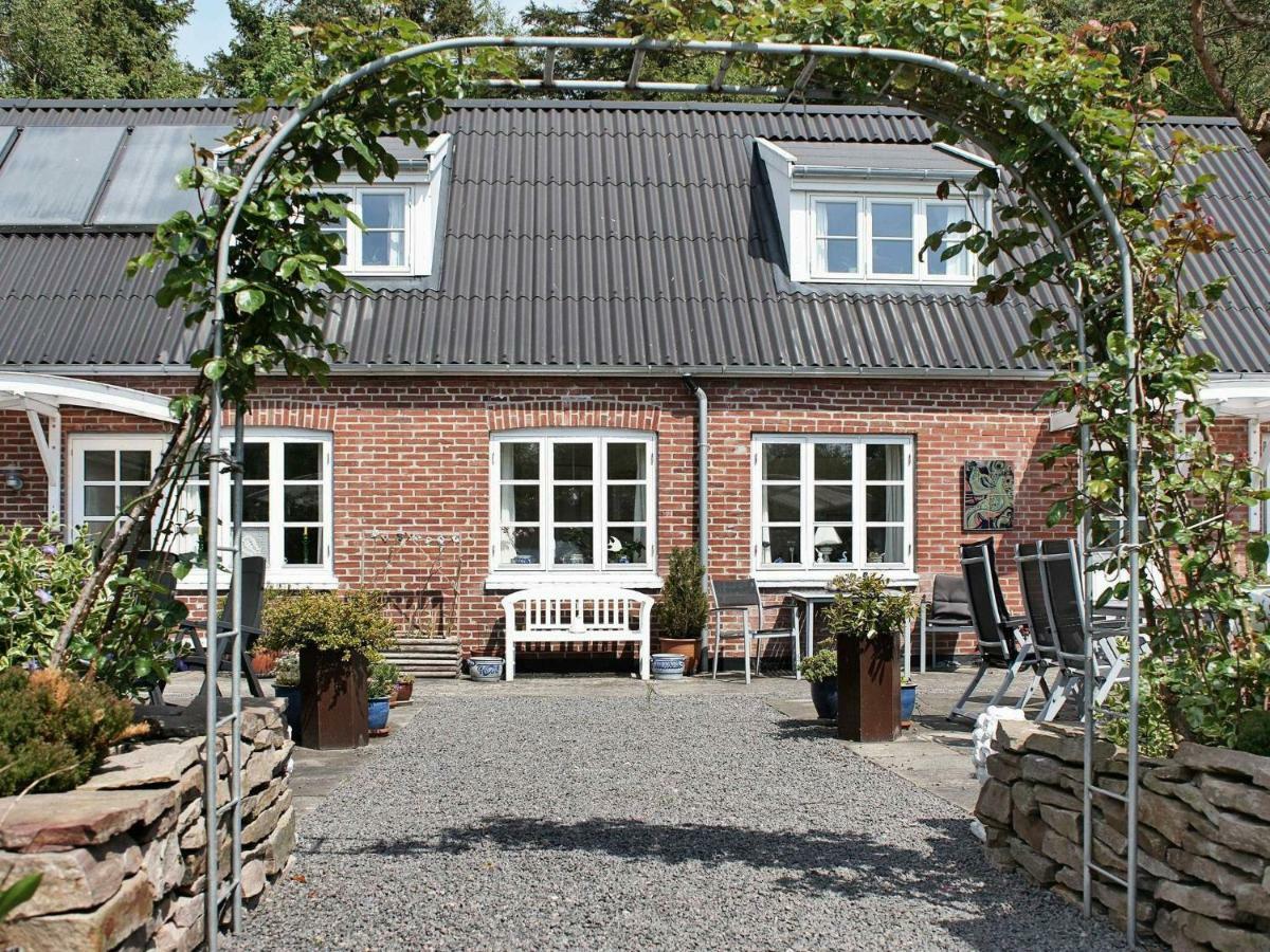 4 Person Holiday Home In Nex Langedeby 外观 照片
